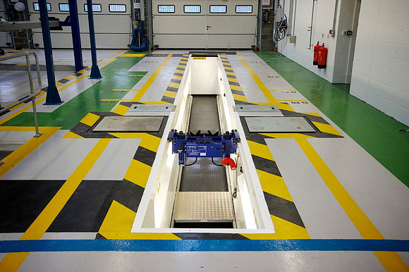 Tecalemit inspection servicing pit for heavy goods vehiclesv